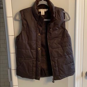 Brown puff vest